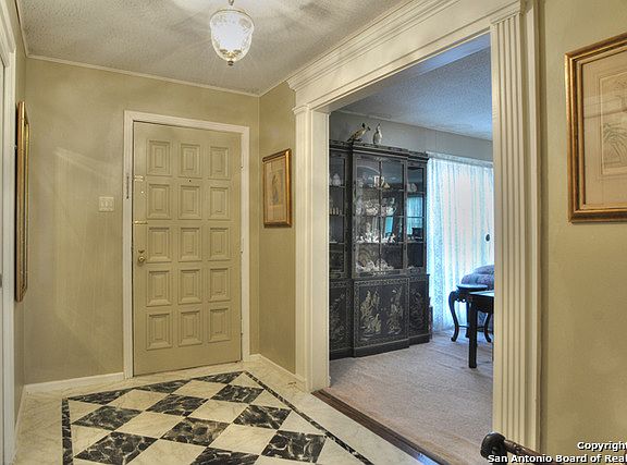 3rd image of 673 Lee St