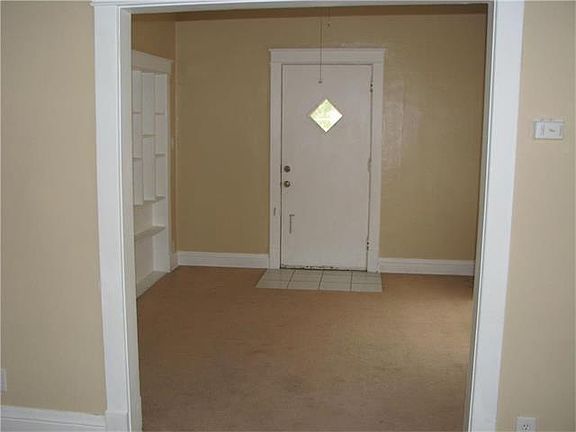 4th image of 218 Monroe Ave