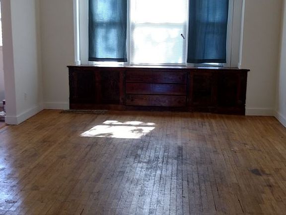 2nd image of 204 W Larch Ave #1