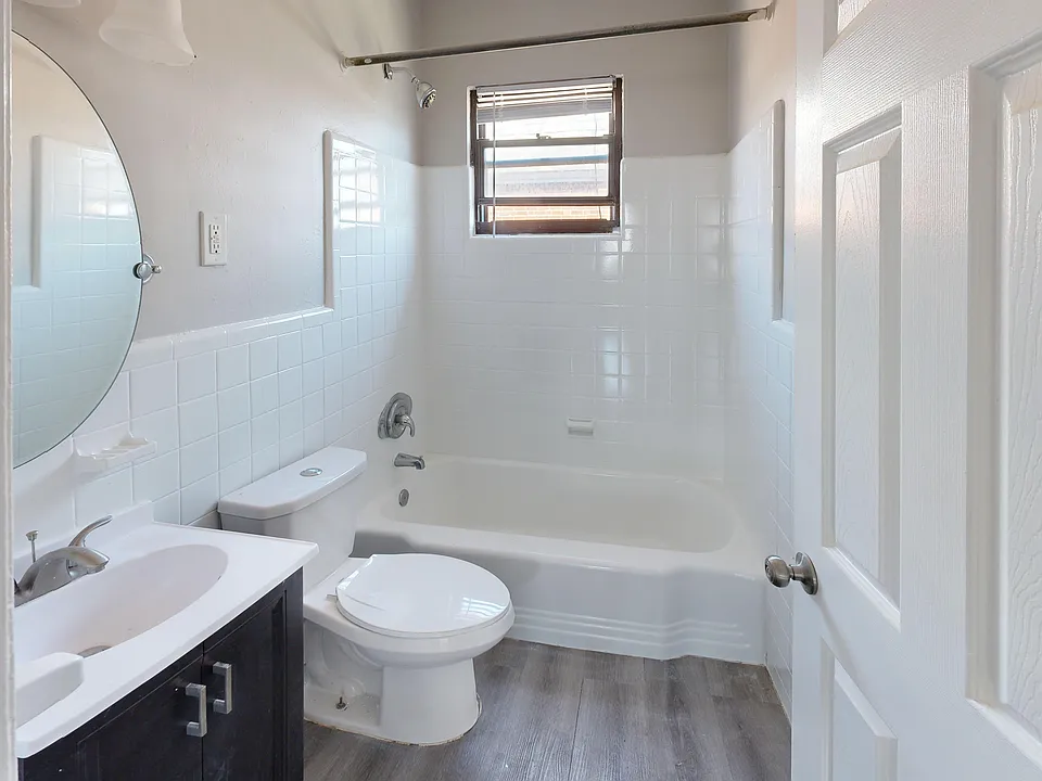 Wynmawr Court Apartments