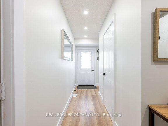 3rd image of 185 Highland Cres #2