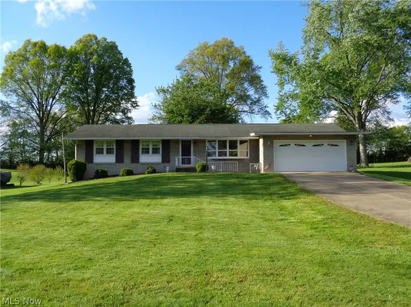 6105 Parknoll St SW, Massillon, OH 44646