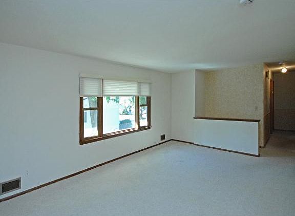 4th image of 4532 Boone Ave N