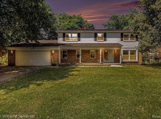 6756 Vachon Dr, Bloomfield Hills, MI 48301