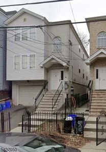 687 S 17th St, Newark, NJ, 07103