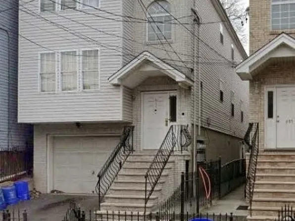 687 S 17th St, Newark City, NJ 07103