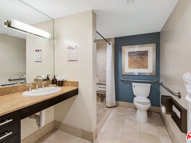 13650 Marina Pointe Dr #306 — Photo 28