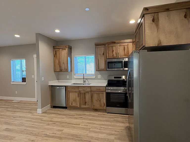 338 E Main St #4 — Photo 6