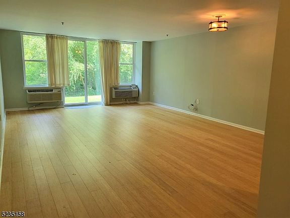 3rd image of 300 Main St APT 113