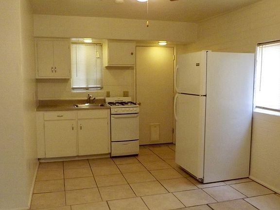4th image of 2626 N Haskell Dr Unit A