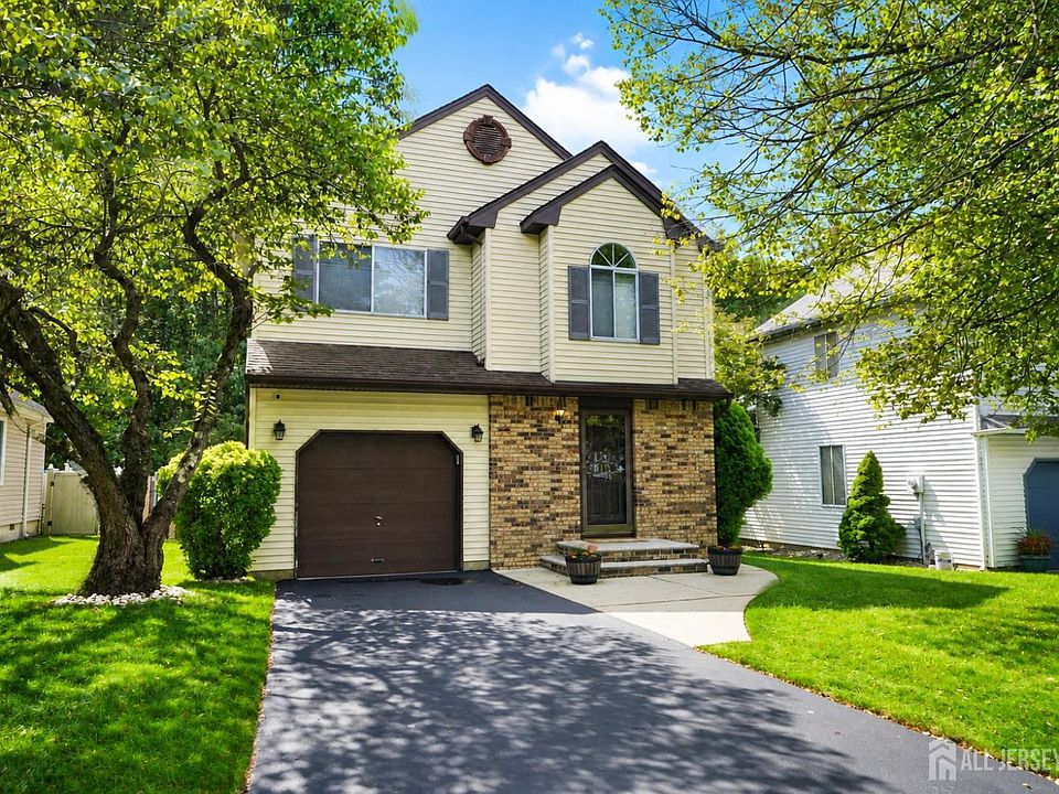 1st image of 33 Shelly Rd