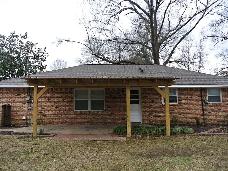 426 Cardinal Dr — Photo 3