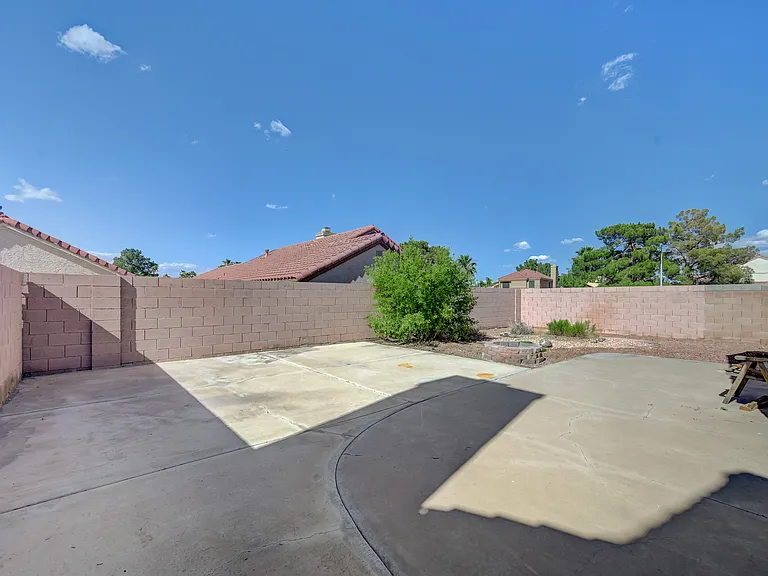 2702 Lovington Dr — Photo 46