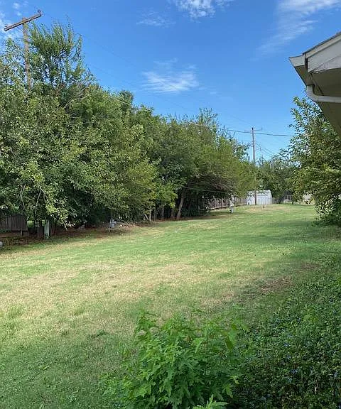 327 W Vandament Ave — Photo 15