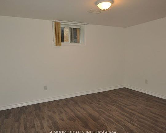 3rd image of 33 Wye Valley Rd
