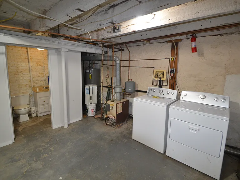 133 Hudson Ter #D — Photo 18