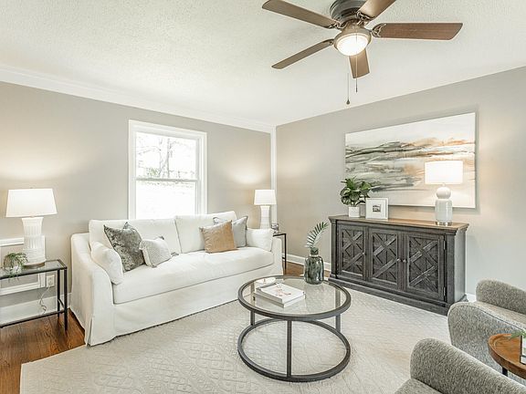 4th image of 3711 E Abercrombie Cir