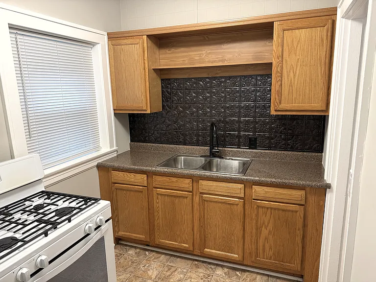 2235 S Shelby St — Photo 27