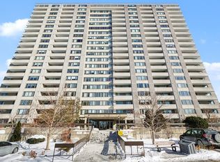 2625 Regina St #803, Ottawa, ON K2B 5W8