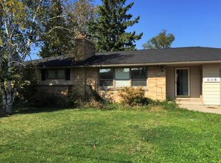 608 Dillon St, Sault Sainte Marie, MI 49783