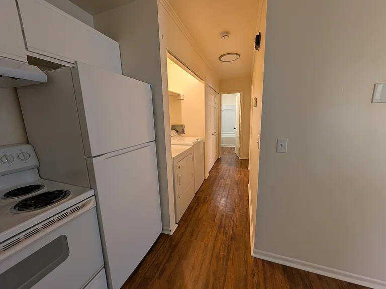 211 N Maxwell St — Photo 7