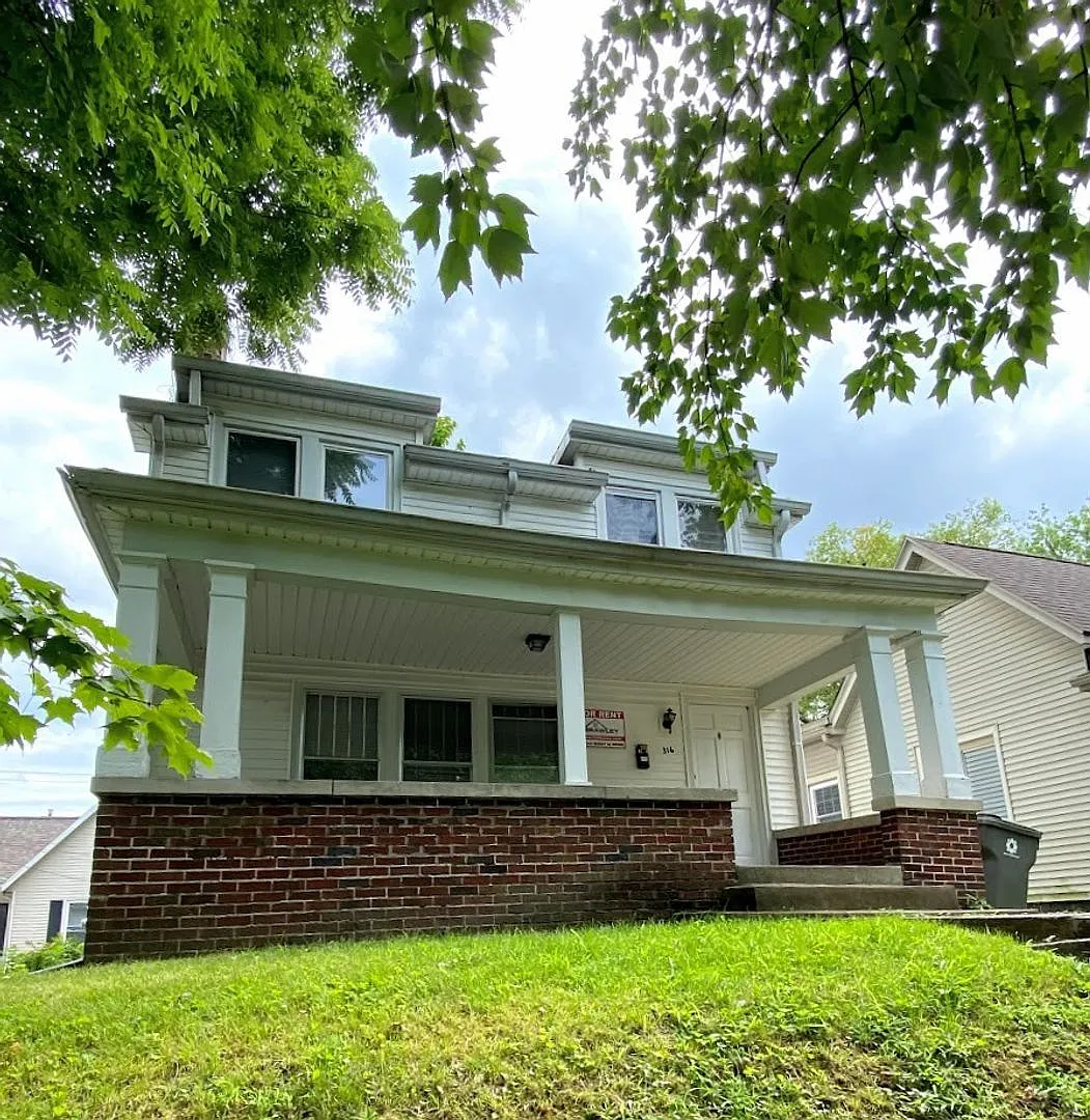 *2028* 4 Bed House!! Great Spot!! — Photo 3
