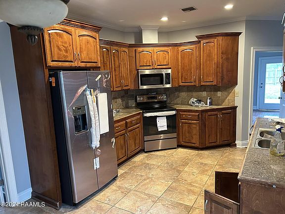 2nd image of 1414 Cherri Ln