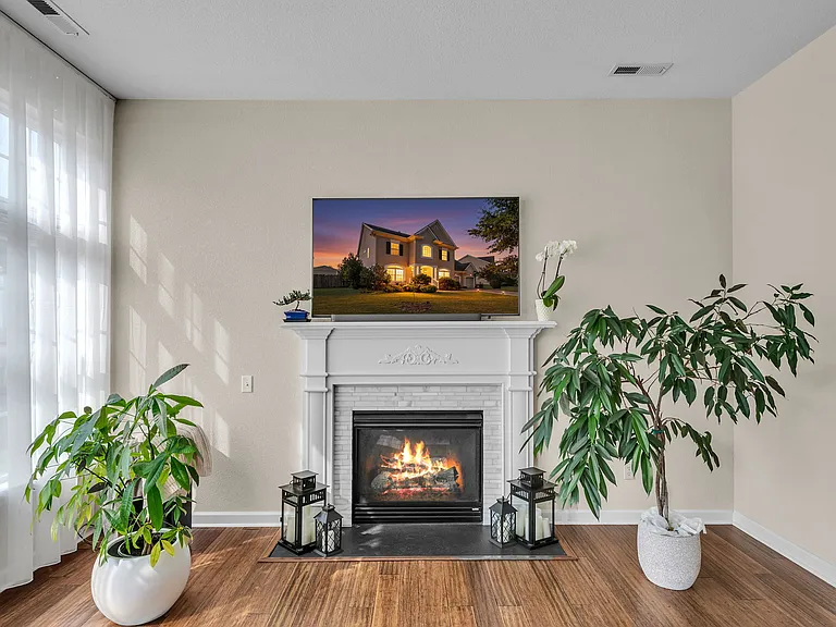 2404 Caitlan Loch Ln — Photo 64