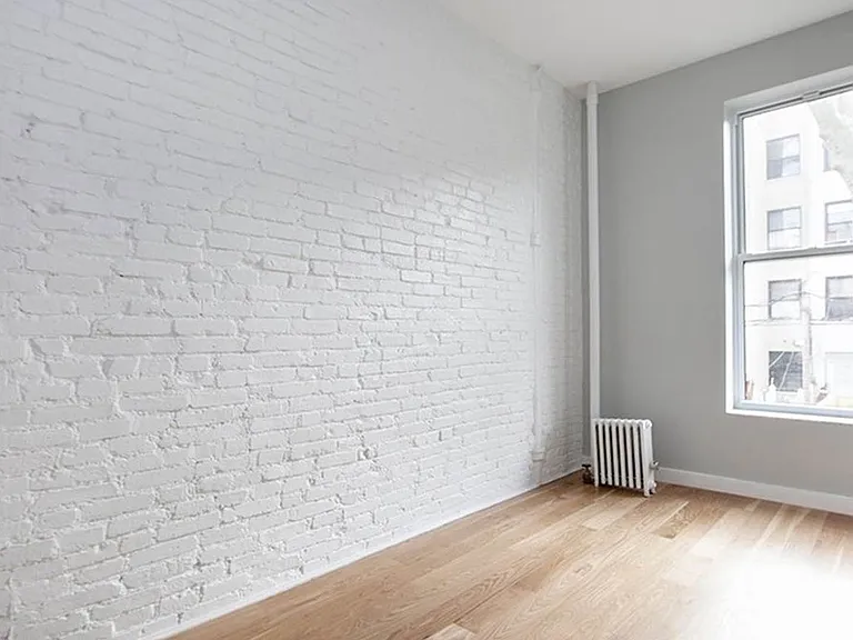 524 Putnam Ave #1R — Photo 4
