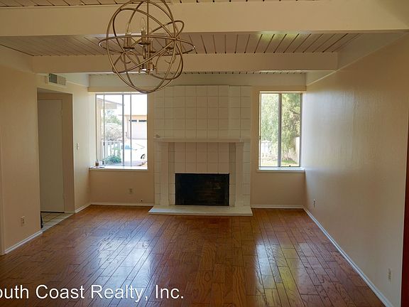 5th image of 222 La Jolla Dr