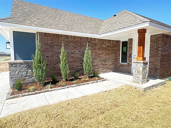 3rd image of 1025 SW 139th St