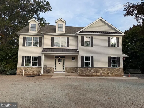 90 Linden Ave, Newtown, PA 18940