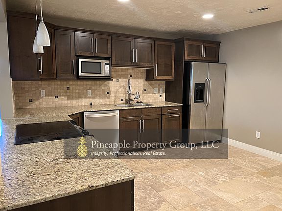 3rd image of 150 E Stratford Ave #6