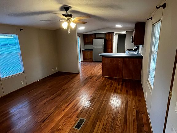 3rd image of 273 Rhododendron Park Rd