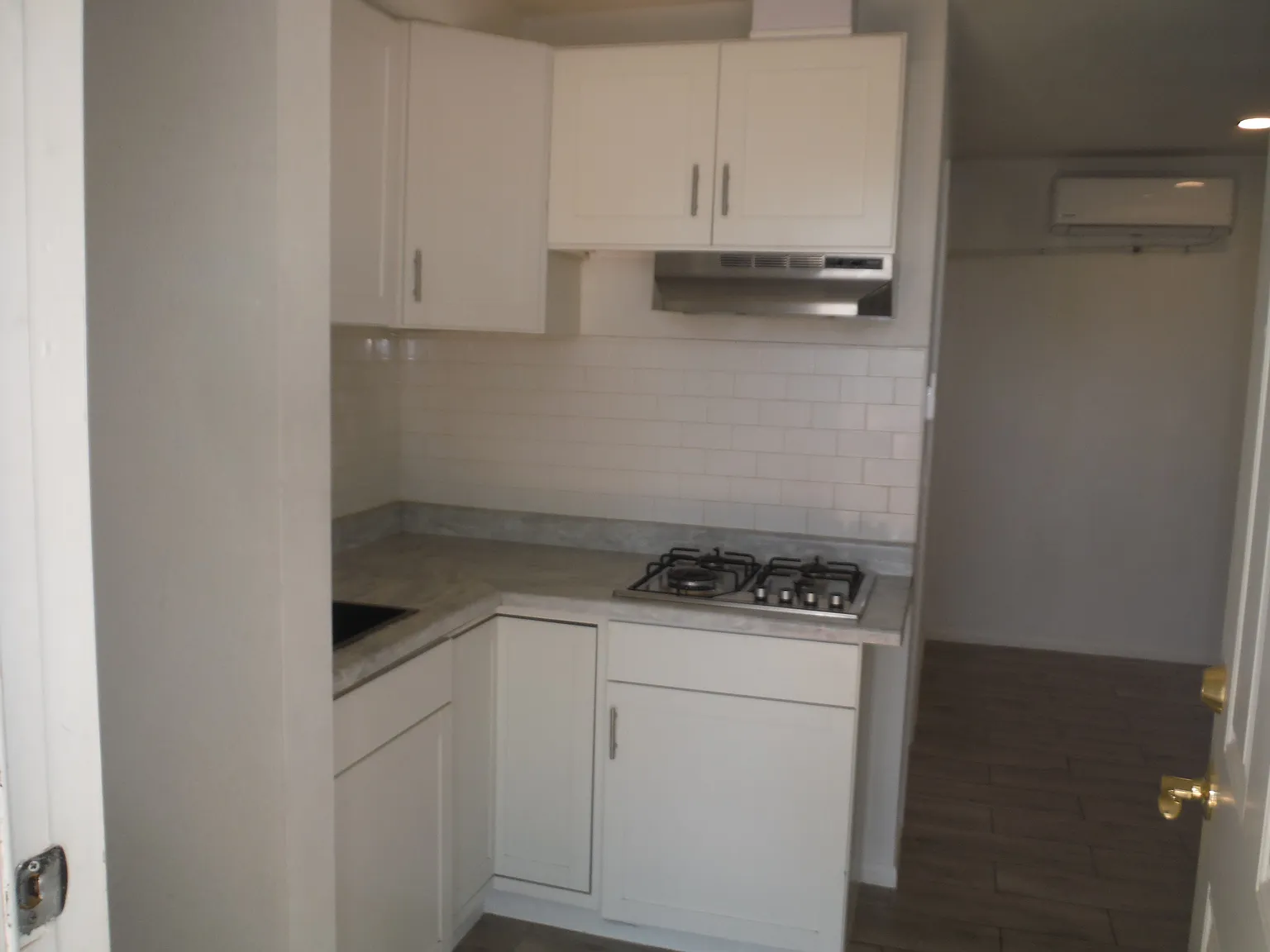 1 bed, 360 sqft, $1,400 — Photo 3