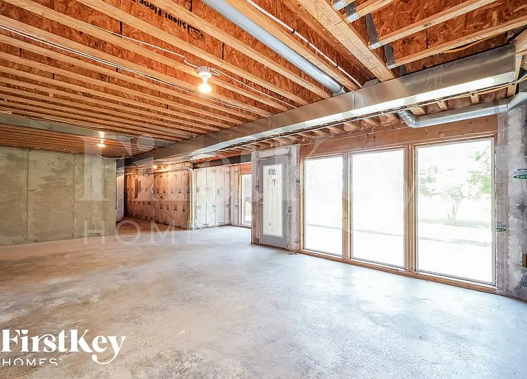 5836 Noreston St — Photo 13