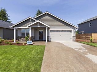 1087 E 1st Ave, Estacada, OR 97023