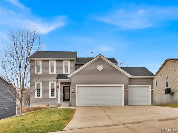 1018 Konert Lake Dr, Fenton, MO 63026