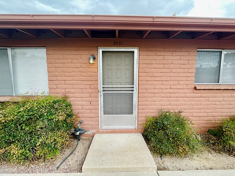 3031 E Blacklidge Dr — Photo 7