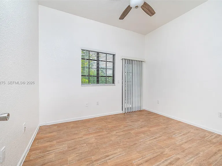 2851 Riverside Dr #207 — Photo 18