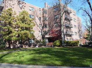 421 Park Pl APT 2H, Fort Lee, NJ 07024