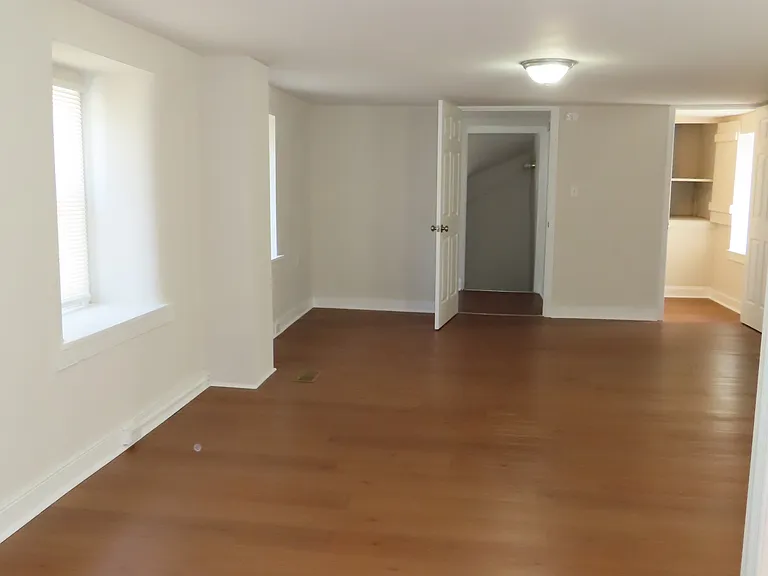 1008 Reading Ave — Photo 25