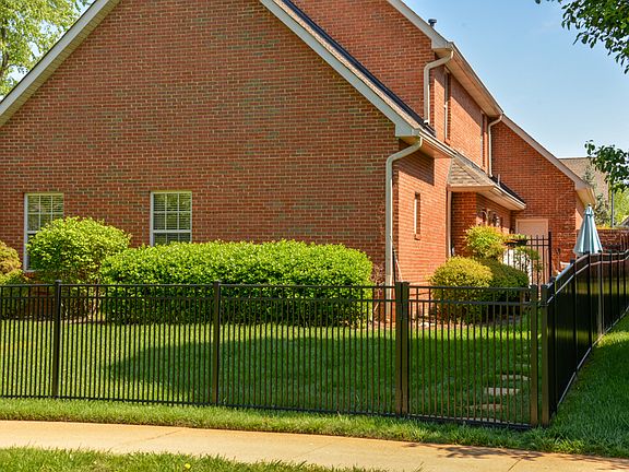 4th image of 278 Savannah Park Dr