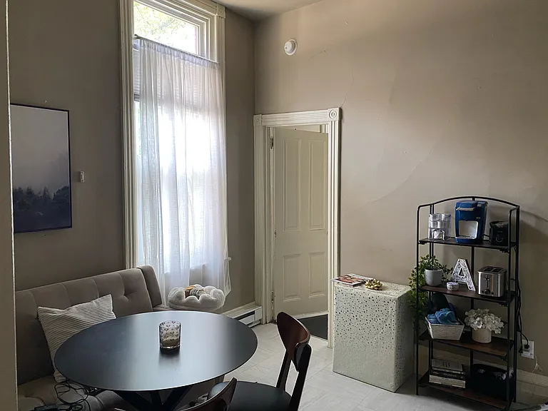 2252 Fairview Ave #221 — Photo 4