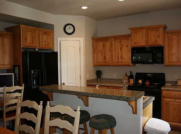 Kitchen with Granite Island