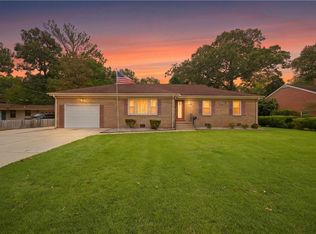 1637 While Ln, Norfolk, VA 23518