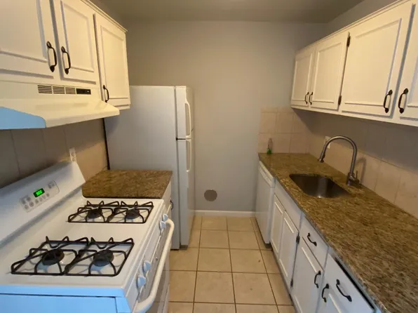 17010 Clinton River Rd, Clinton Township, MI