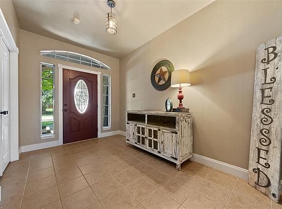 5th image of 10802 Western Hills Dr