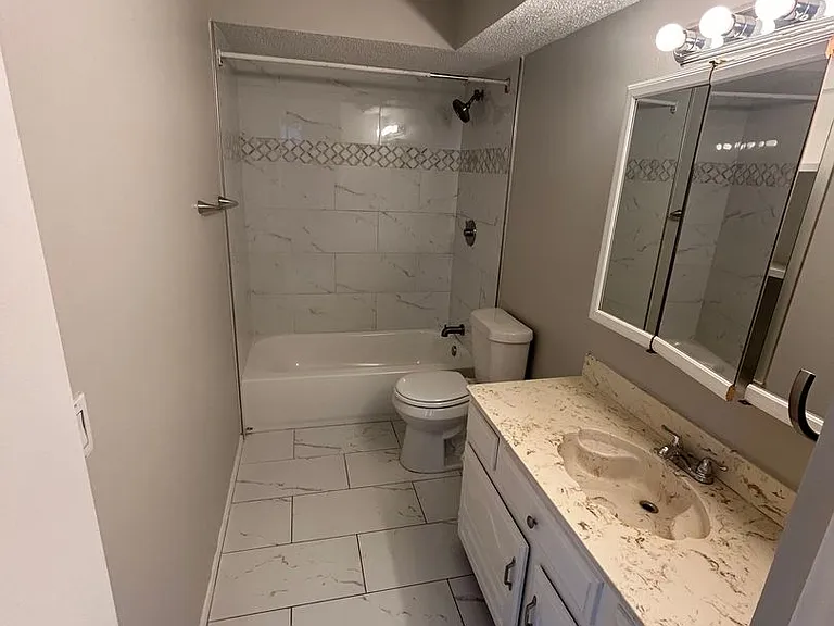 3425 Courtyard Cir — Photo 13