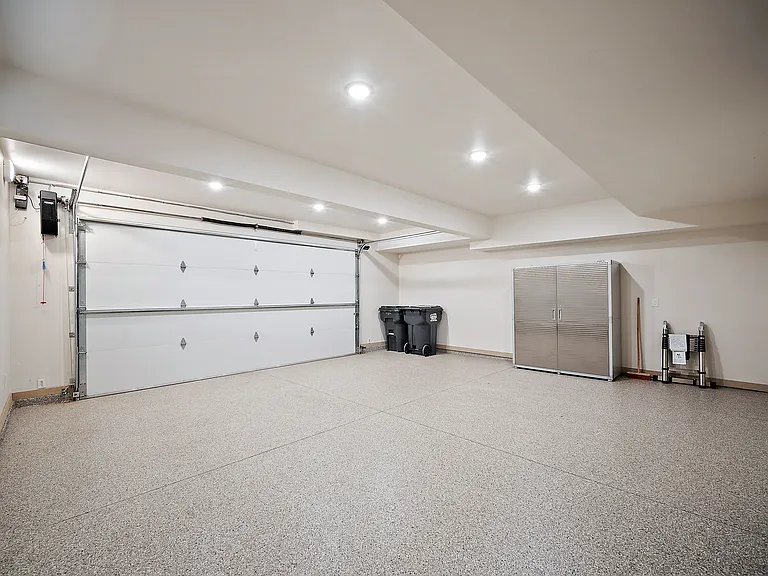 +2 car garage